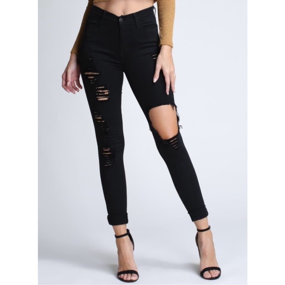 Vibrant MIU skinny high waist distressed jeans NWT size 9